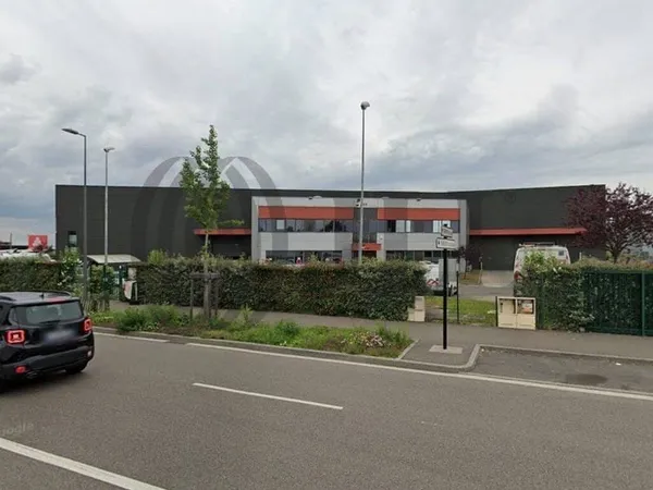 Local d'activité 1240 m²