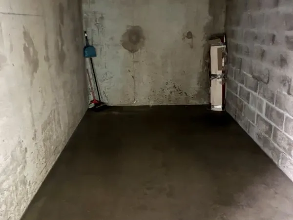 Box fermé sécurisé à louer - 5 min à pied gare RER A Boissy-Saint-Léger