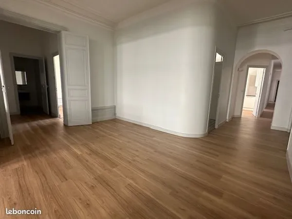 Agréable T6 coeur de ville avec le chauffage compris