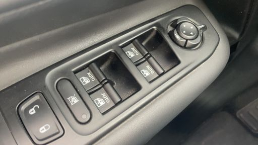 Jeep Renegade 1.3 i 190 4xe Plug in Hybrid 4WD DCT6 - Brooklyn – 2022 – 78835 km – Hybride rechargeable – Boîte Automatique — photo 13