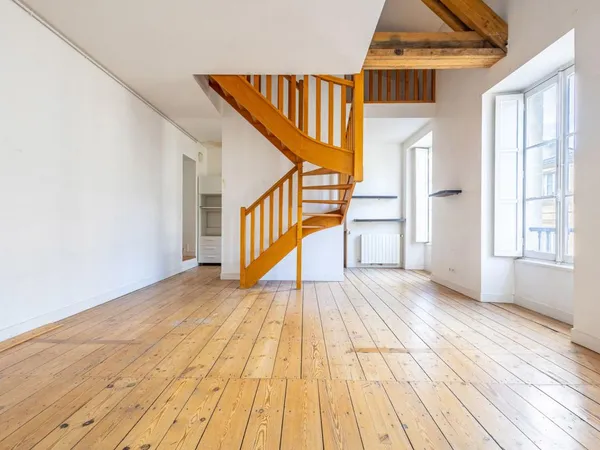 A vendre T2 Duplex, quartier Jardin Public, Bordeaux