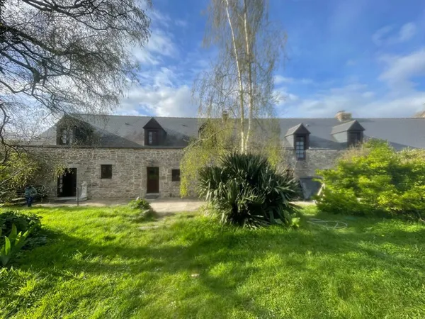 Maison de 8 pièces à Quily (56800)