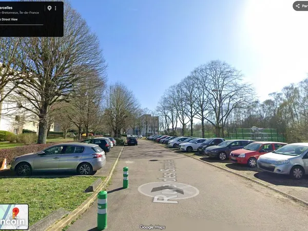 Parking extérieur à 5mn à pieds de la gare de Montigny-Le-Bretonneux
