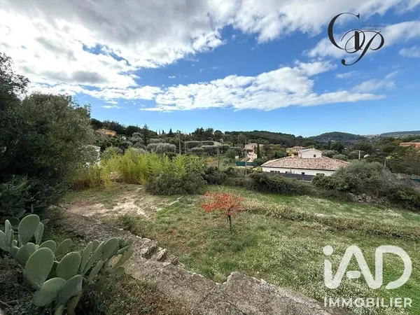 Terrain 1001 m²