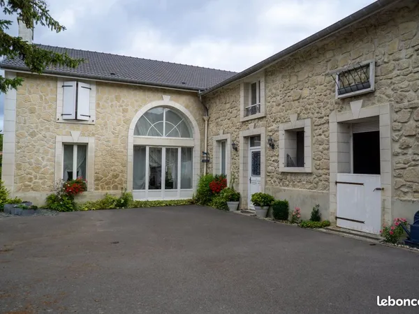 Maison ancienne, rénovée,à 9 mn de Reims
