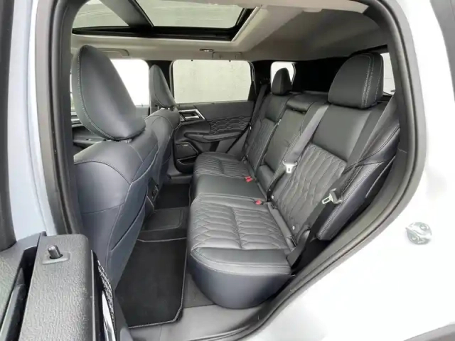 Mitsubishi Outlander 2.4 mivec phev 306 4wd instyle — photo 11