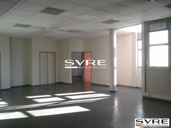 Bureaux 780 m²