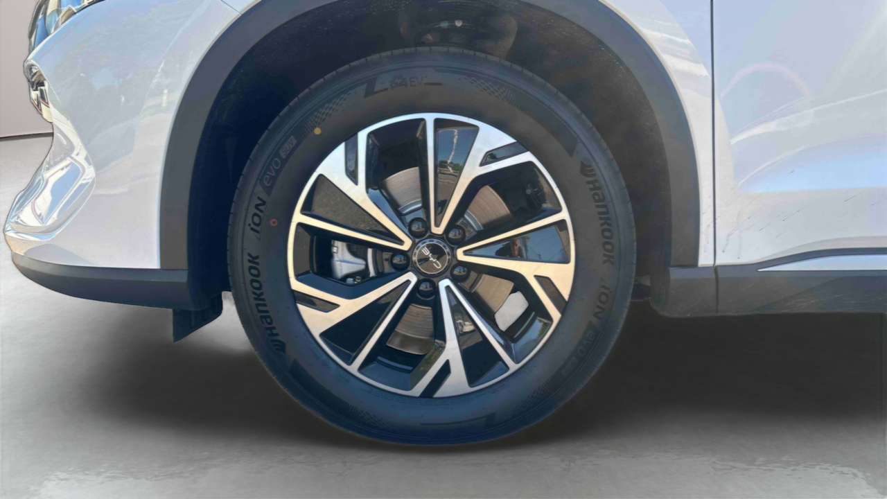 BYD Sealion 5 1.5l DM-i 212 ch PHEV — photo 14