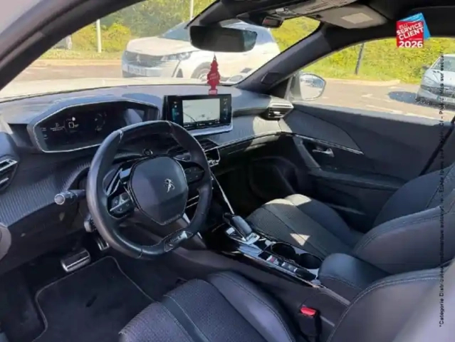 Peugeot 2008 e- 136ch gt — photo 30