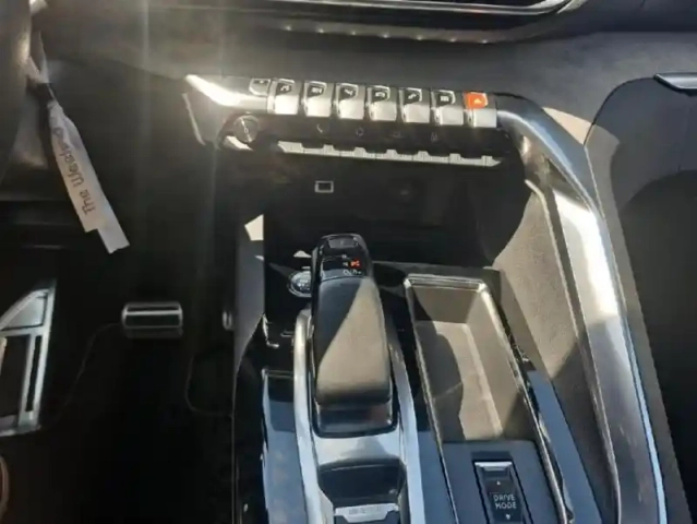 Peugeot 3008 hybrid 225ch gt line e-eat8 10cv — photo 15