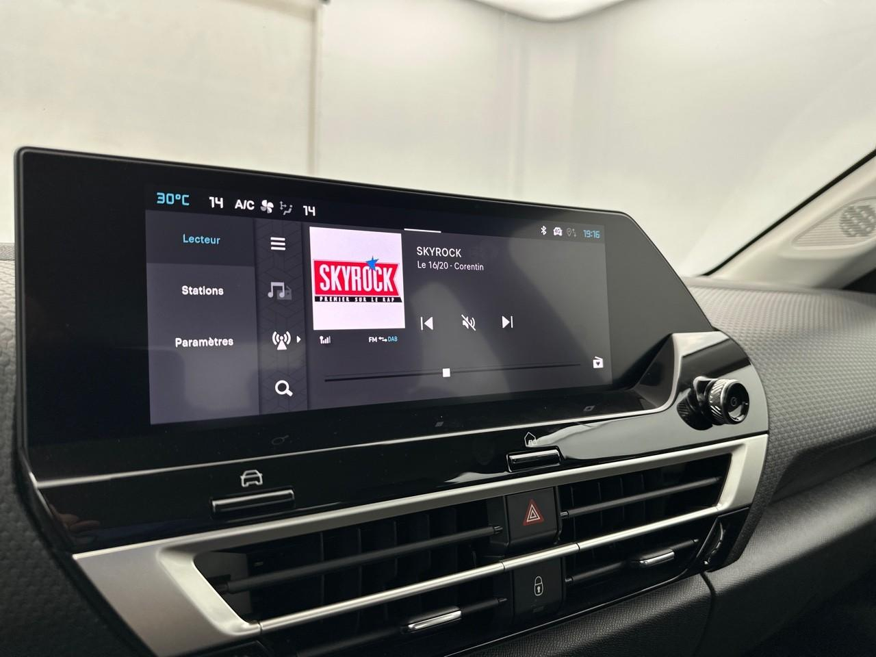 Citroën C4 X hybride 145 ch e-dcs6 plus — photo 22