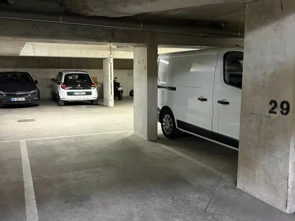 Location place parking Les Lilas