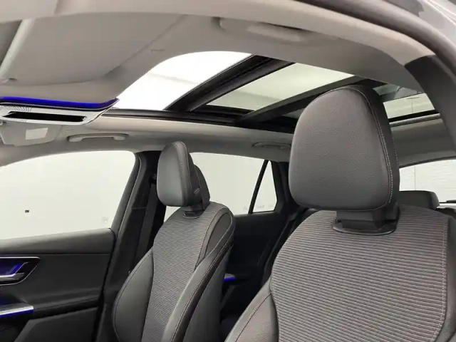 Mercedes Glc 300 e 9g-tronic 4matic — photo 24