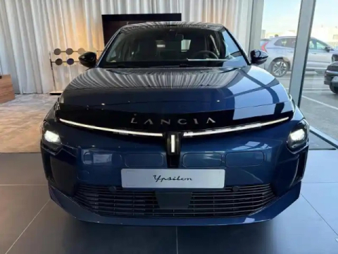 Lancia Ypsilon elettrica 156ch 54kwh 4cv