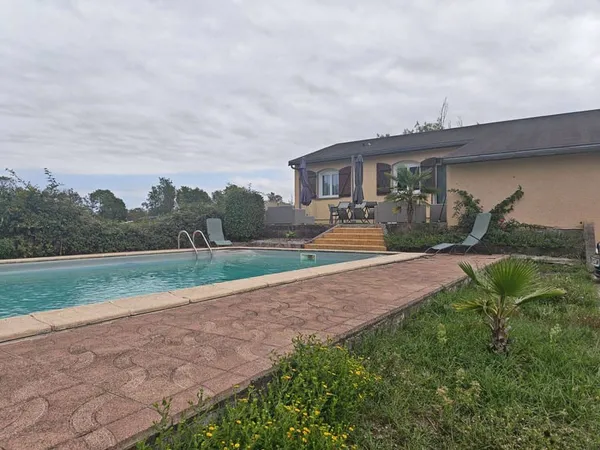 Maison de plain-pied 5 pièces 140 m²