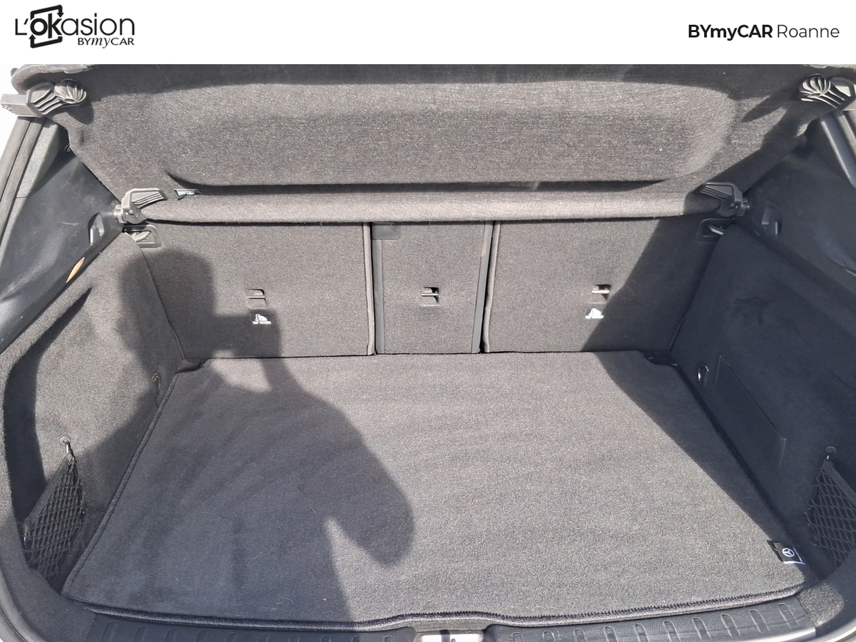 Mercedes GLA 180 7G-DCT — photo 17