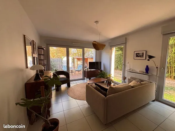 BRUGES - proche BORDEAUX - Duplex t4 meublé avec jardin et parking