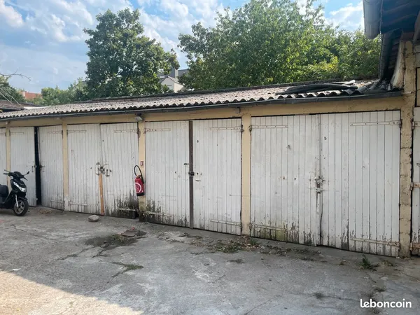Grand Garage à Pontoise