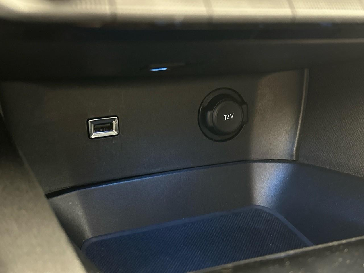 Peugeot 3008 hybrid 225 e-eat8 allure pack — photo 27