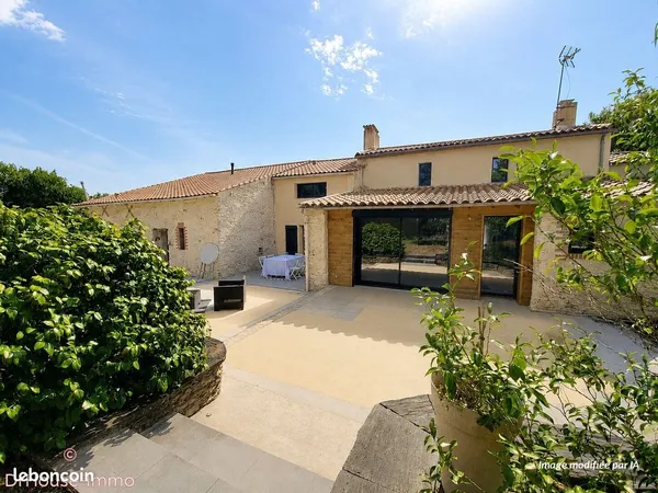 Maison 8 pièces 260 m²