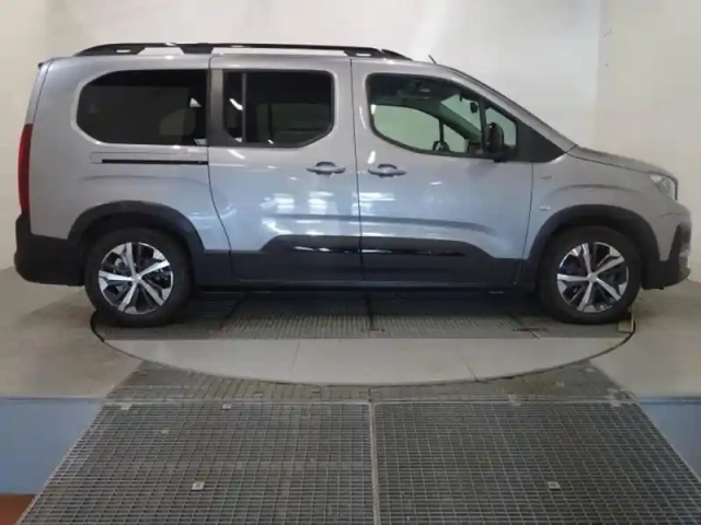 Peugeot Rifter taille xl - moteur electrique 136 ch (100 kw) automatique gt — photo 5