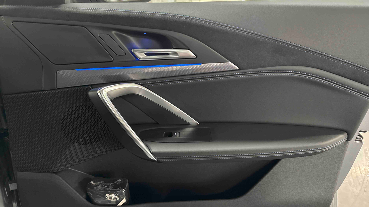 BMW iX2 eDrive20 204ch BVA — photo 27