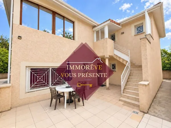 Maison 9 pièces 165 m²