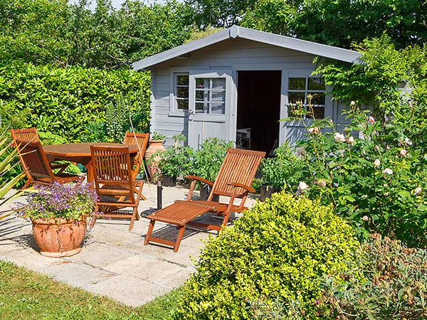 Construire une cabane de jardin : ce qu'il faut savoir
