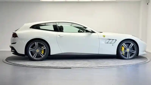 Ferrari Gtc4Lusso gtc4 lusso v12 6.0 690ch — photo 52