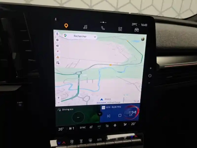 Renault Megane e-tech ev60 220 ch super charge — photo 8