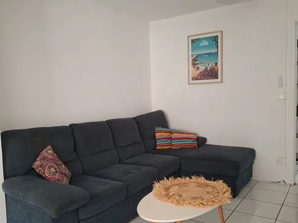 Chambre meublée