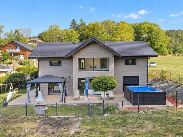 Maison 6 pièces 160 m²