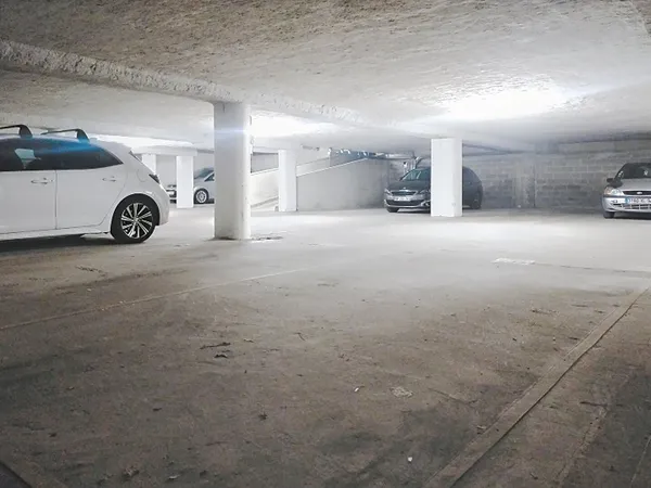 Parking 12 m²
