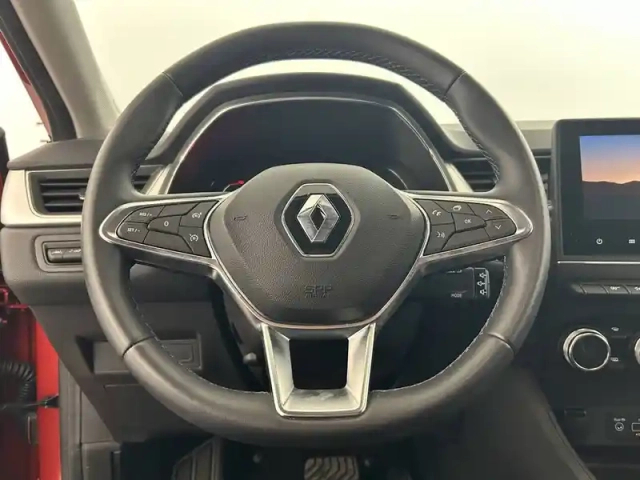 Renault Captur tce 140 edc - 21 — photo 24
