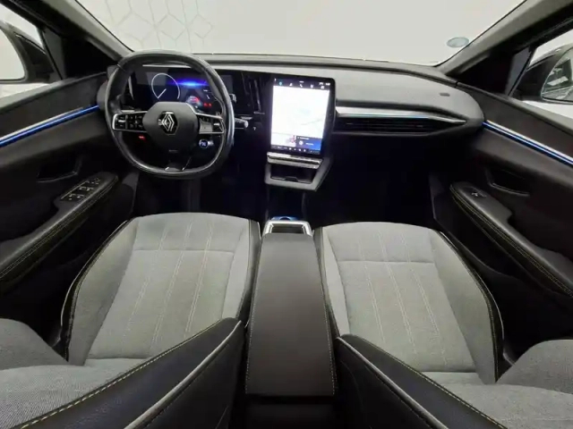 Renault Megane e-tech ev60 220 ch super charge — photo 27