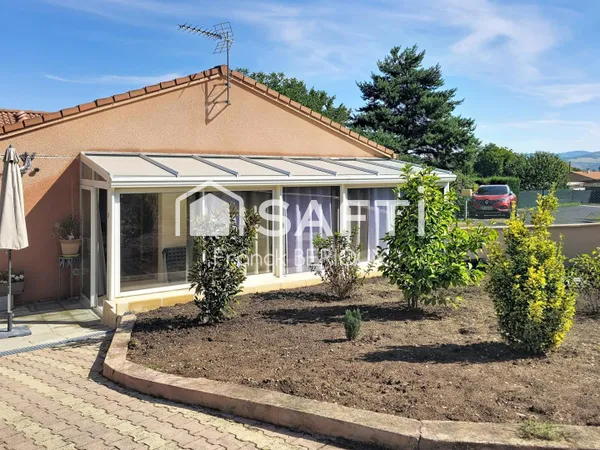 Maison de plain-pied 99 m² . Terrain 625 m²