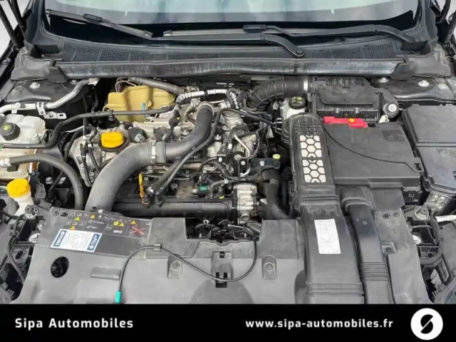 Renault Megane mégane iv berline tce 130 energy — photo 23
