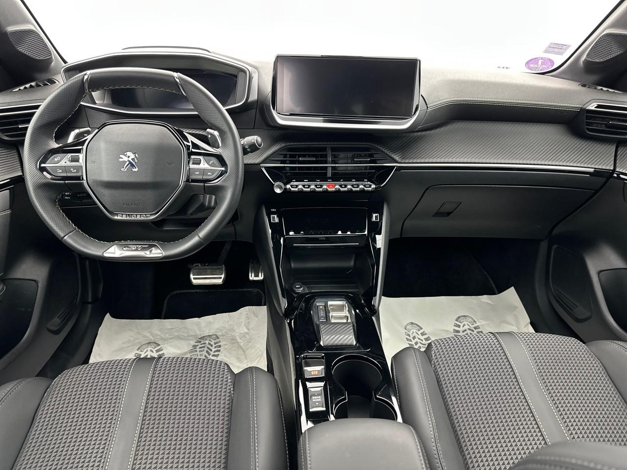 Peugeot 208 puretech 100 s&s eat8 gt — photo 11