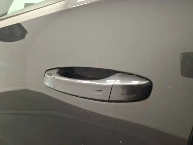 Peugeot 3008 hybrid 145 e-dcs6 — photo 12