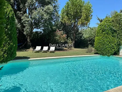 Maison 12 pièces 390 m²