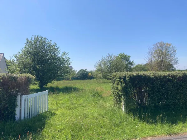 Vends terrain 785m²