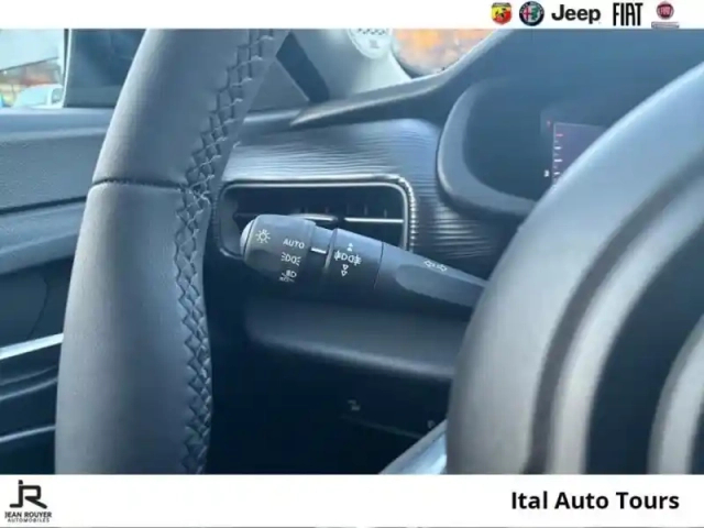 Jeep Avenger 1.2 turbo t3 100ch altitude — photo 14