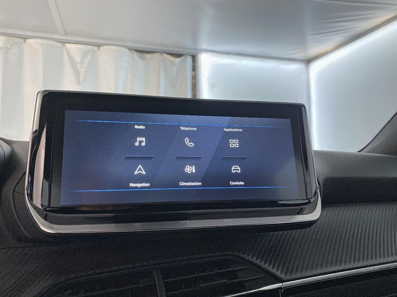 Peugeot 2008 hybrid 136 e-dcs6 style — photo 14