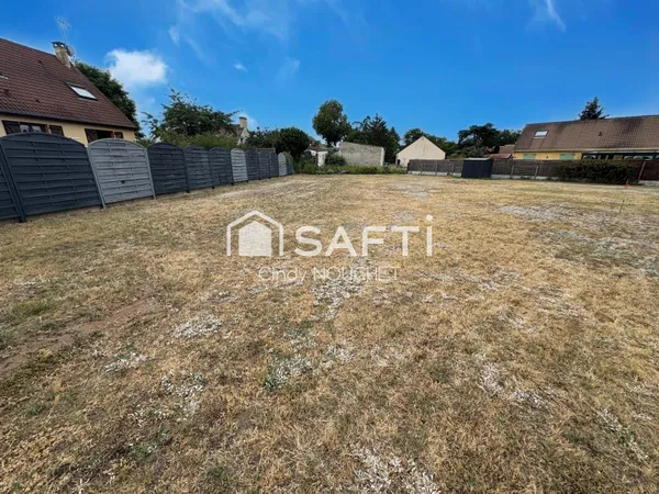 Un terrain constructible et viabilisé, libre de tout constructeur.