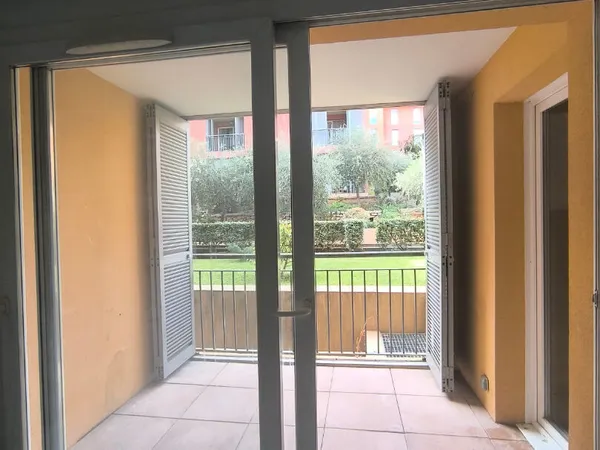 2 Pièces Dans Résidence Récente, Quartier Espace Chiris