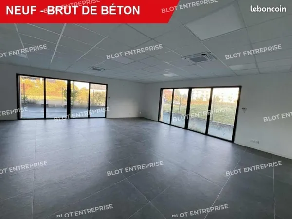 Local industriel 254 m²