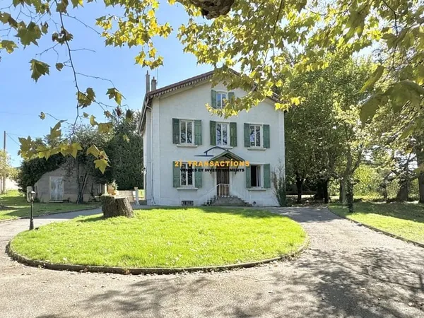 Maison 9 pièces 285 m²