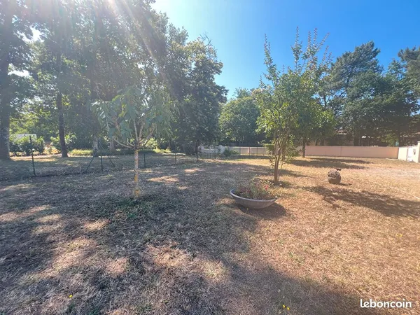 Terrain 323 m² LES MATHES