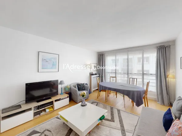 Mairie du 15ème : 4 pièces, 80.3m2 + tersasse de 5.27m