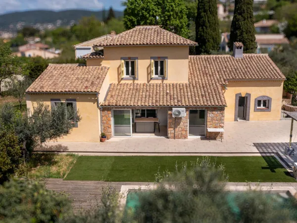 Maison entièrement restaurée dans un cadre privilégié